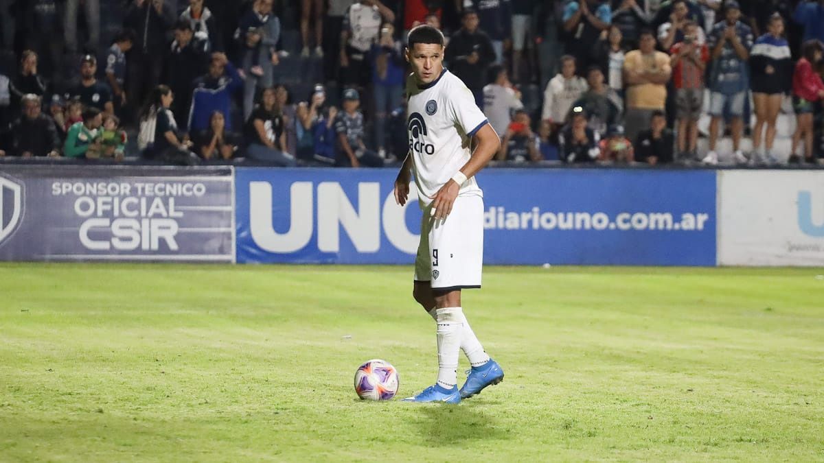 El delantero paraguayo Alex Arce, el goleador de Independiente Rivadavia.