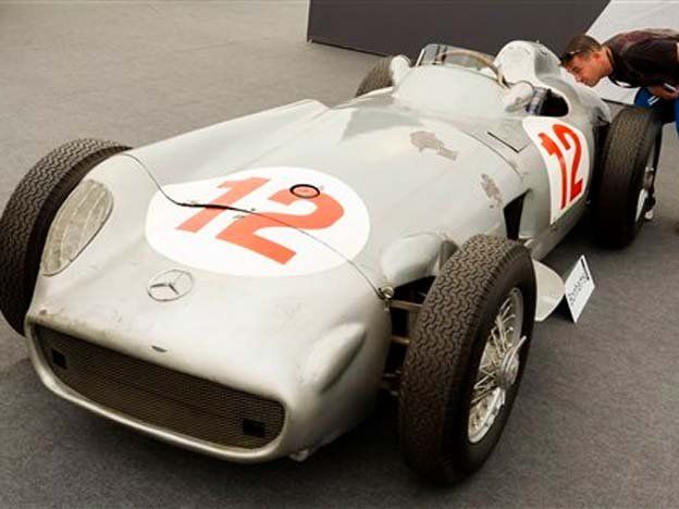 Un Mercedes de Fangio fue vendido por casi 30 millones de dólares