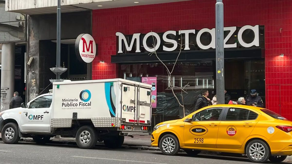 La joven de 25 años se encontraba con su mamá comienzo y se atragantó con una hamburguesa, en pleno centro de Córdoba La joven de 25 años se encontraba con su mamá comienzo y se atragantó con una hamburguesa, en pleno centro de Córdoba