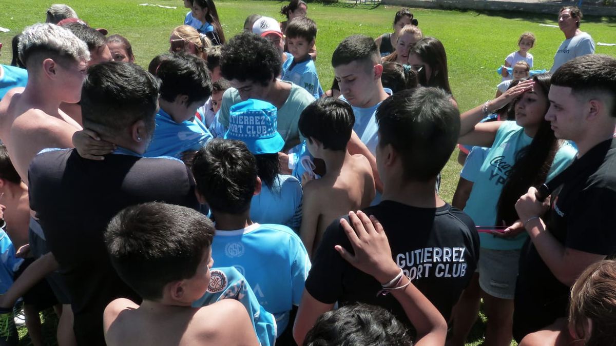 El Bocha Arce mostró todo su talento en Gutiérrez Sport Club. El experimentado jugador fue una de las figuras y volvió a ascender como en el 2015. El Bocha Arce mostró todo su talento en Gutiérrez Sport Club. El experimentado jugador fue una de las figuras y volvió a ascender como en el 2015.