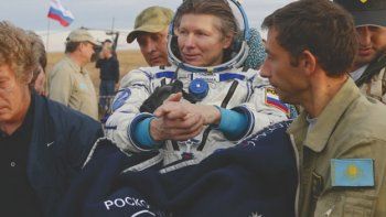 Récord: estuvo casi 900 días en el espacio