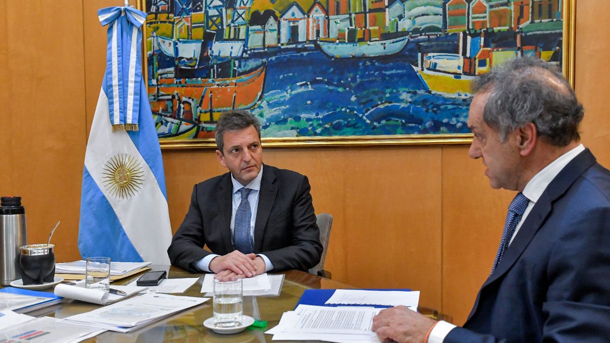 El ministro de Economía, Sergio Massa, recibió en su despacho al embajador de Brasil, Daniel Scioli.