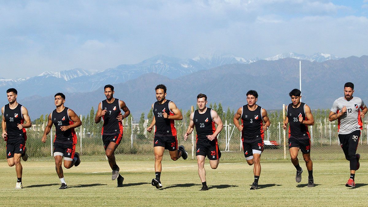 El Deportivo Maipú arrancó la pretemporada con caras nuevas y muchas bajas