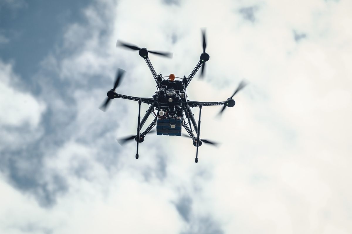 Esta empresa utiliza drones para provocar lluvias.