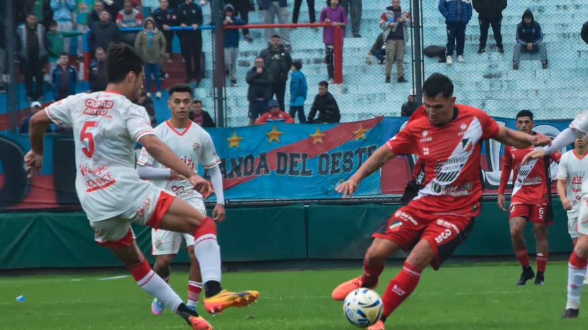 Buen triunfo obtuvo el Deportivo Maipú en su visita a Arsenal, que lo posiciona en zona de clasificación al reucido de la Primera Nacional.