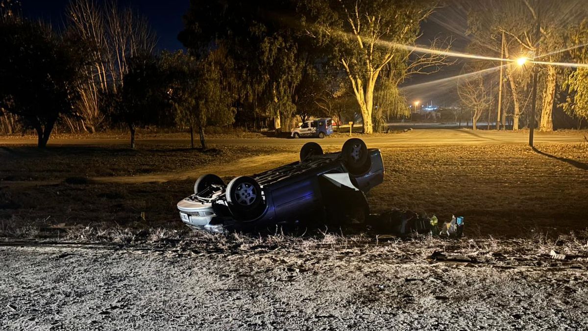 A pesar del accidente que sufrió una familia sanjuanina en Lavalle, todos quedaron fuera de peligro. A pesar del accidente que sufrió una familia sanjuanina en Lavalle, todos quedaron fuera de peligro.