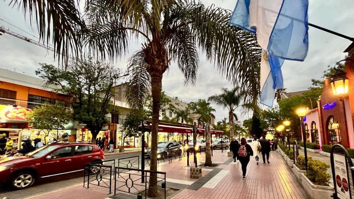 La coqueta Peatonal de Carlos Paz, donde se pueden encontrar variedades gastronómicas para todos los gustos La coqueta Peatonal de Carlos Paz, donde se pueden encontrar variedades gastronómicas para todos los gustos