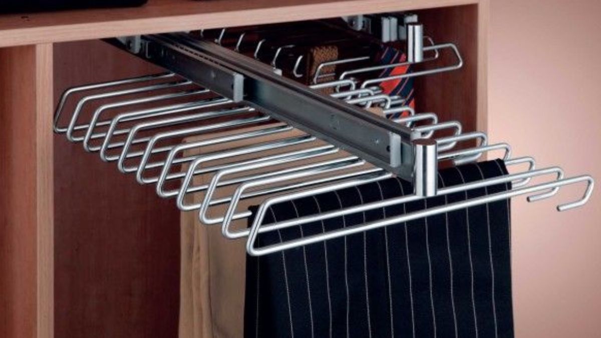 Las pantaloneras son ideales para colgar y mantener sin arrugas los pantalones.