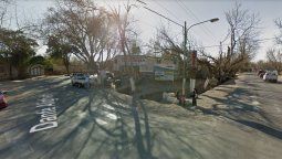 Le dispararon en la cabeza a una mujer para robarle el auto