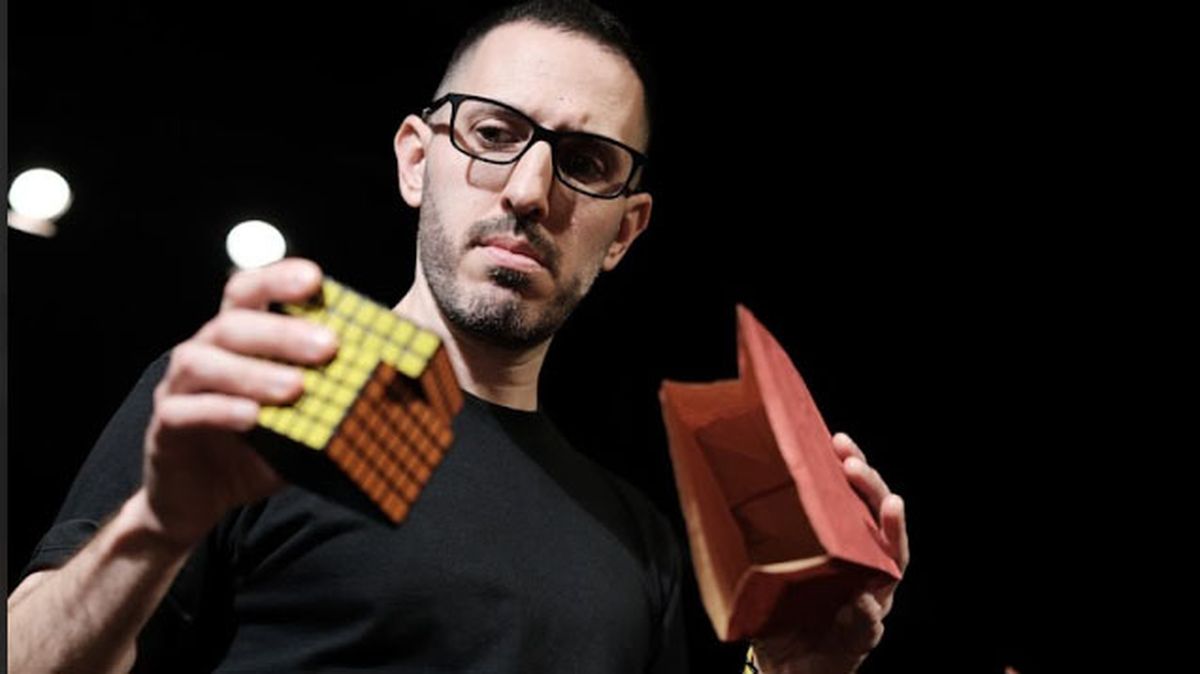 Adrián Lacroix se presenta este viernes en el Selectro.