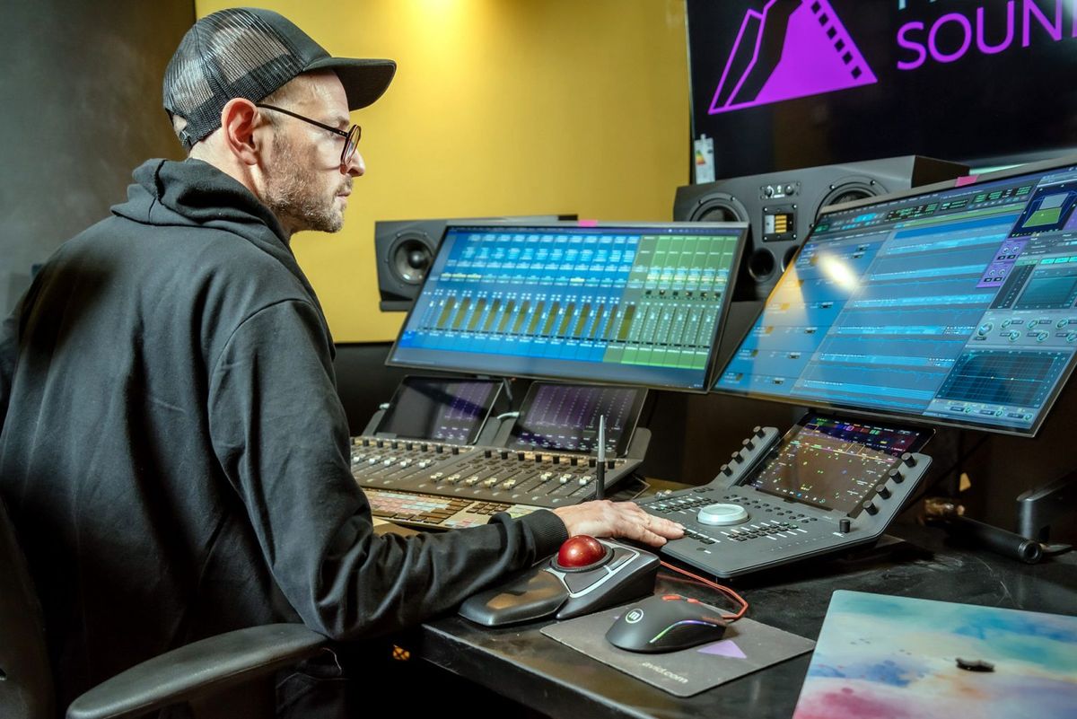 Además del set de filmación, Film Andes dispone de un estudio de grabación y edición de sonido en Distrito 33 (Ciudad de Mendoza). Además del set de filmación, Film Andes dispone de un estudio de grabación y edición de sonido en Distrito 33 (Ciudad de Mendoza).