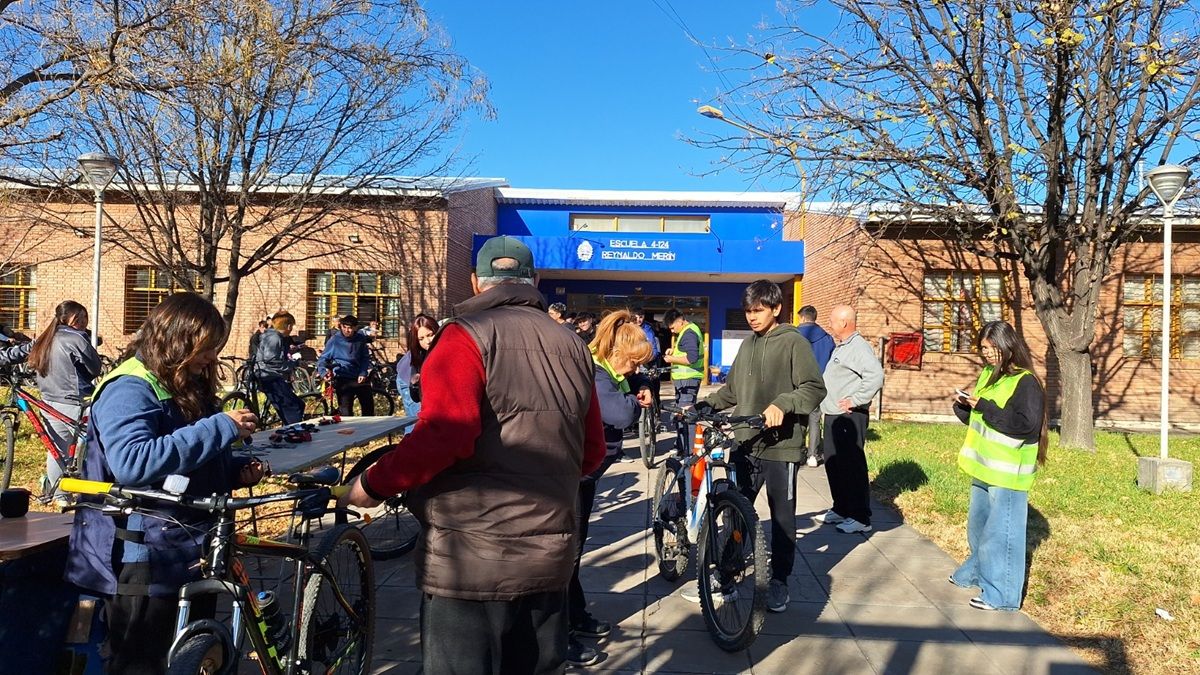El Municipio de San Rafael entrega elementos refractarios gratuitos para las bicicletas.