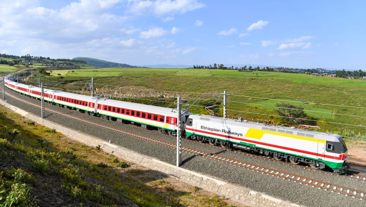 China transforma un continente con la construcción estratégica de un ferrocarril de más de 700 kilómetros