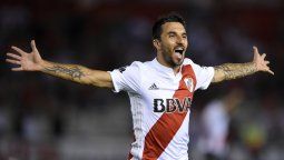 Con dos golazos de Scocco