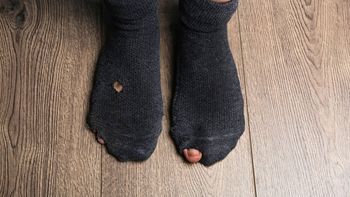 Si tenés medias con agujeros en tu placar, tenés un tesoro: para qué sirven y cómo usarlas nuevamente