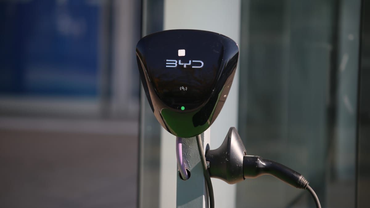 La falta de una red masiva de cargadores para autos eléctricos, convierten al híbrido enchufable en la opción más elegida entre los autos chinos. La falta de una red masiva de cargadores para autos eléctricos, convierten al híbrido enchufable en la opción más elegida entre los autos chinos.