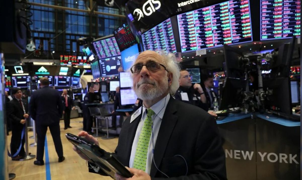 Los bonos argentinos cotizan en alza y el Riesgo País bajó y perforó los 600 puntos