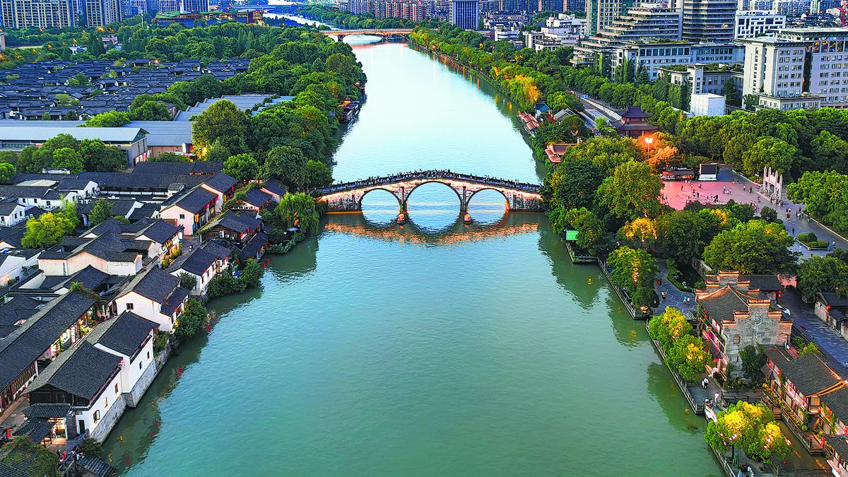 El puente Gongchen sobre el Gran Canal en Hangzhou. WANG ZHUANG / PARA CHINA DAILY