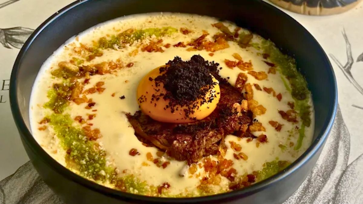 El restaurante tiene platos típicos chilenos. El restaurante tiene platos típicos chilenos.