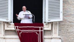 Durante su mensaje, el papa Francisco se lamentó por las numerosas personas que han resultado heridas y muchos inocentes han muerto, entre ellos muchos niños, lo que para el Pontífice es inaceptable