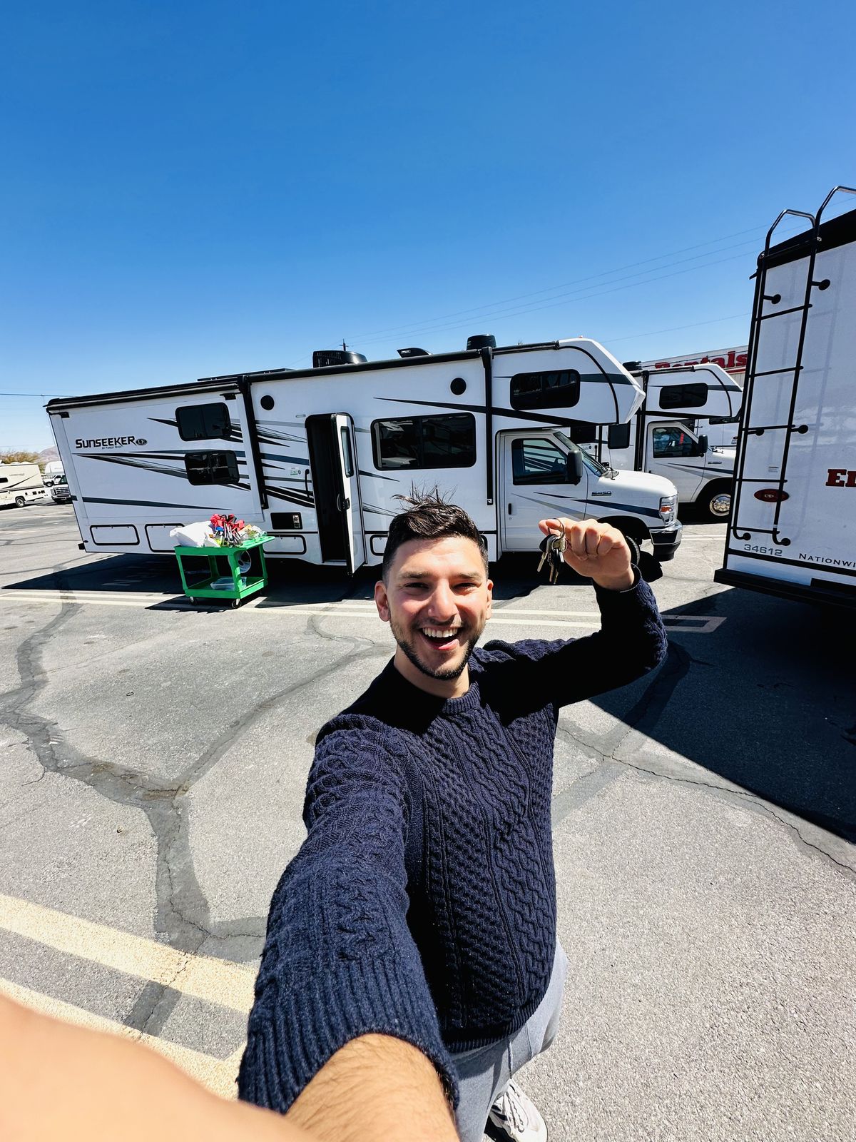 En una camper Agustín recorrió buena parte de Estados Unidos. En sus redes da tips para hacer viajes económicos. En una camper Agustín recorrió buena parte de Estados Unidos. En sus redes da tips para hacer viajes económicos.