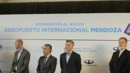 La reapertura del aeropuerto mendocino se celebró con vino patagónico