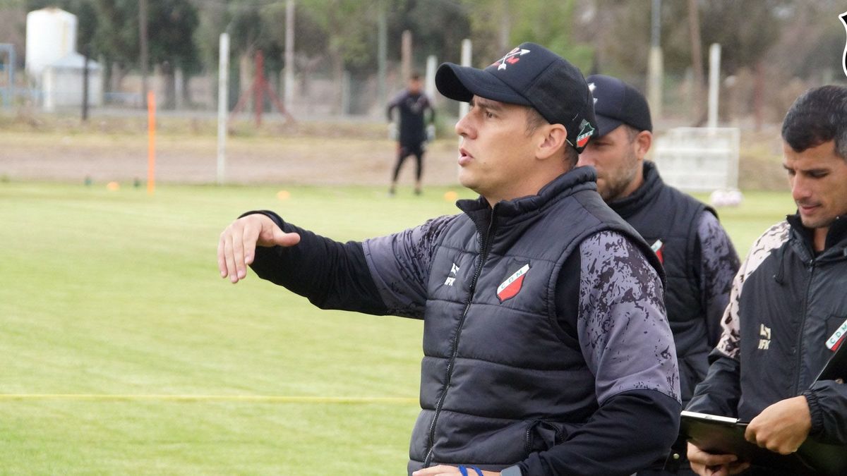 El entrenador del Deportivo Maipú, Luis García, es optimista de cara a la revancha con Temperley.