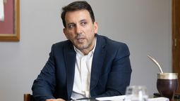 El ministro de Educación, Tadeo García Zalazar salió a marcar que en todo sistema escolar hay reglas y hay que cumplirlas y marcó que los padres de ese colegio privado debieron saber el nivel de las sanciones cuando firmaron el reglamento al inscribir a sus hijos en ese colegio. El ministro de Educación, Tadeo García Zalazar salió a marcar que en todo sistema escolar hay reglas y hay que cumplirlas y marcó que los padres de ese colegio privado debieron saber el nivel de las sanciones cuando firmaron el reglamento al inscribir a sus hijos en ese colegio.