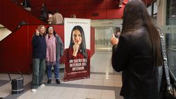 Tras ser Reina Nacional de la Vendimia 2010, Flor Destéfanis ingresó al mundo de la política de la mano de Francisco Paco Pérez y de Carlos Ciurca. Este sábado presentó su libro.