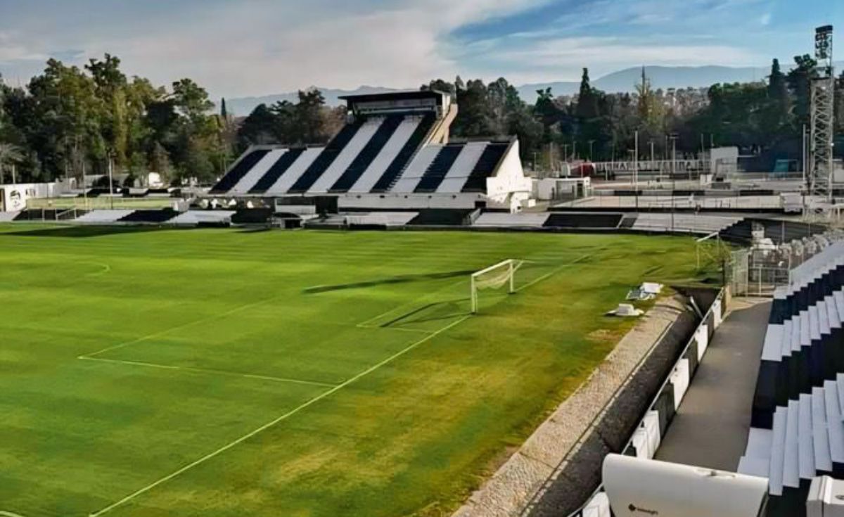 El Legrotaglie luce impecable tras algunos trabajos de pintura y mejoras en las tribunas. El Legrotaglie luce impecable tras algunos trabajos de pintura y mejoras en las tribunas.