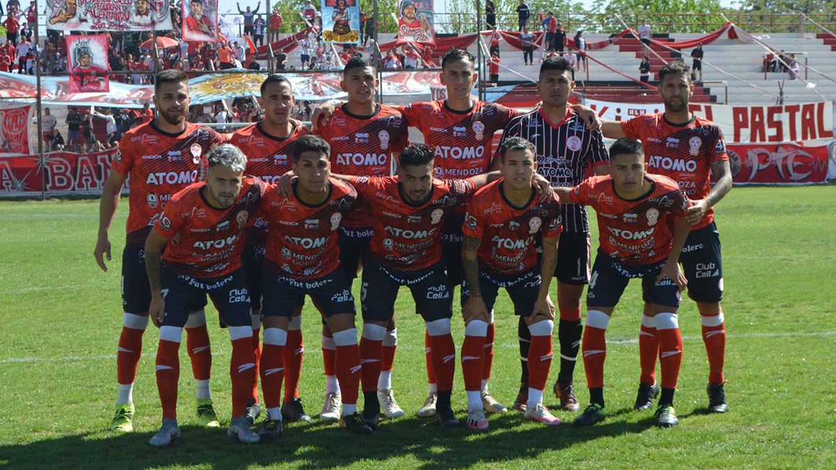 Huracán Las Heras juega con Cipolletti en el General San Martín