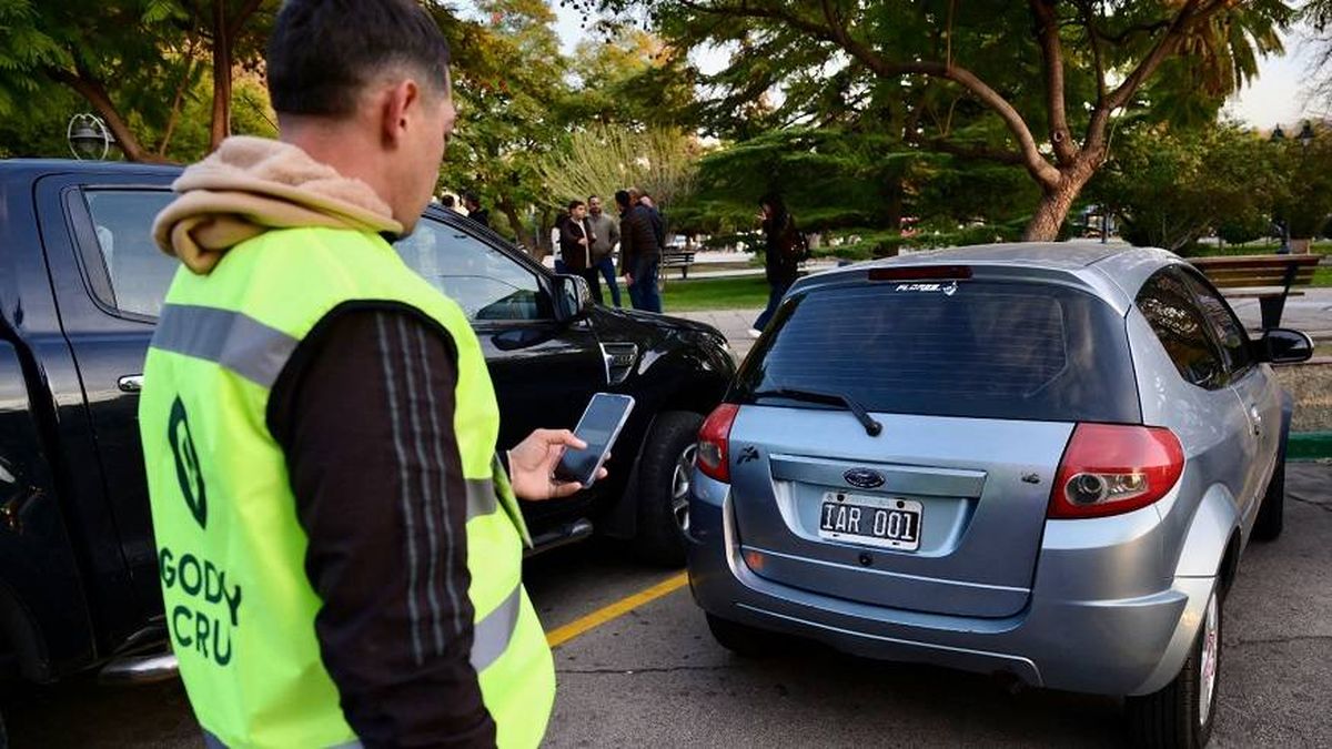 El estacionamiento medido digital en Godoy Cruz es distinto al de Capital porque no hace falta descargarse ninguna app.