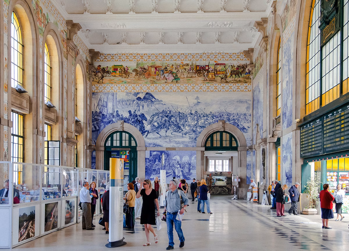 Conoce la estación europea que tiene un mural con miles de azulejos. Imagen: Trenes de Portugal