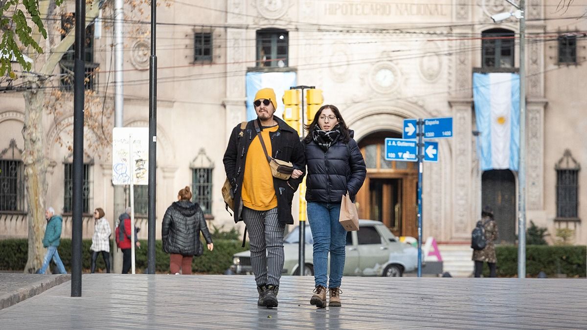 El frío invernal vuelve este viernes 26 de julio a Mendoza, después de unas jornadas otoñales. El frío invernal vuelve este viernes 26 de julio a Mendoza, después de unas jornadas otoñales.