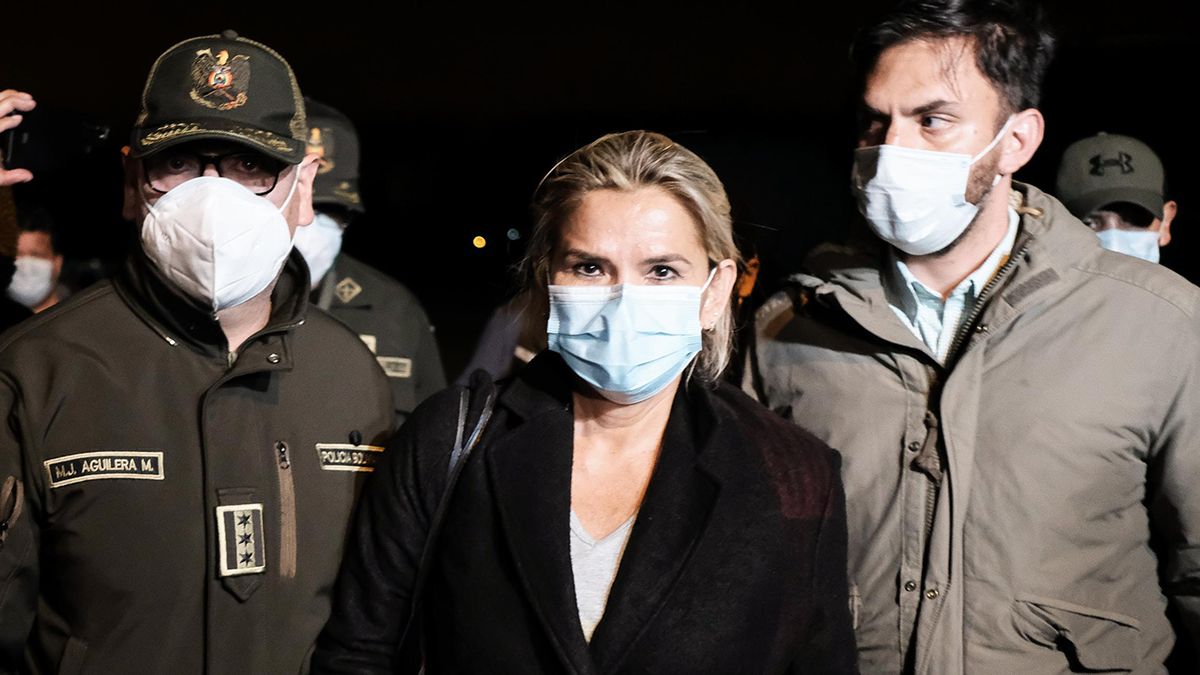 Detuvieron a la expresidenta de facto de Bolivia Jeanine Áñez por una denuncia de golpe de Estado al gobierno de Evo Morales.
