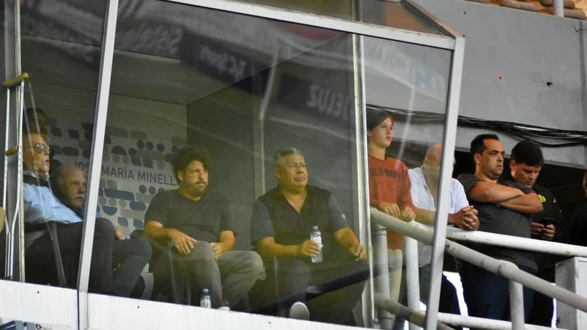 En Mar del Plata, Tapia vio los dos goles de la Lepra con los que arrancó ganando en el Torneo Nacional.