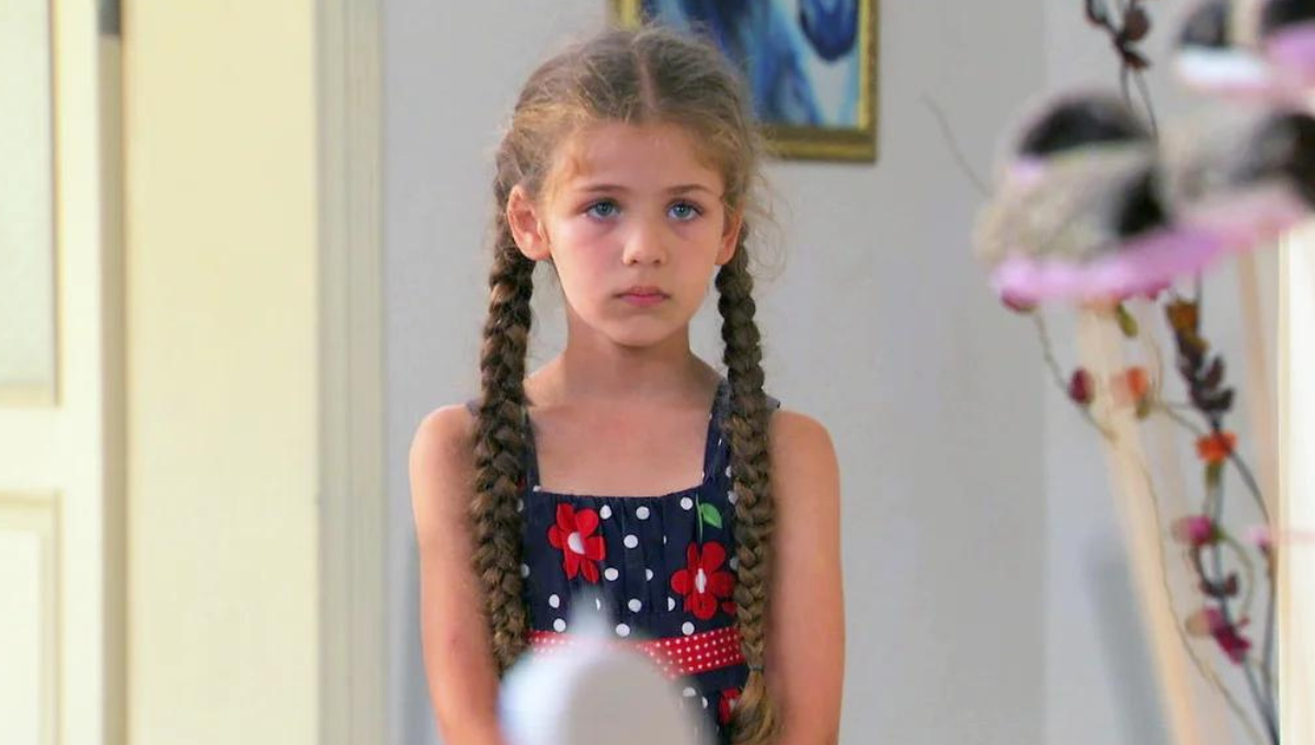 Isabella Damla Güvenilir, actriz de Elif, ya es mayor de edad y así luce en la actualidad.