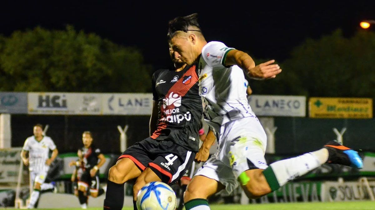 Deportivo Maipú perdió ante Villa MItre y se quedó sin la final por el primer ascenso.