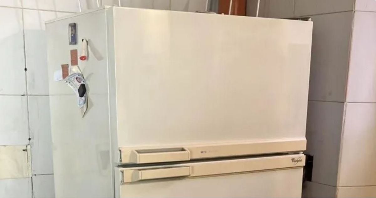 Compró una heladera usada y en su interior había algo estremecedor.