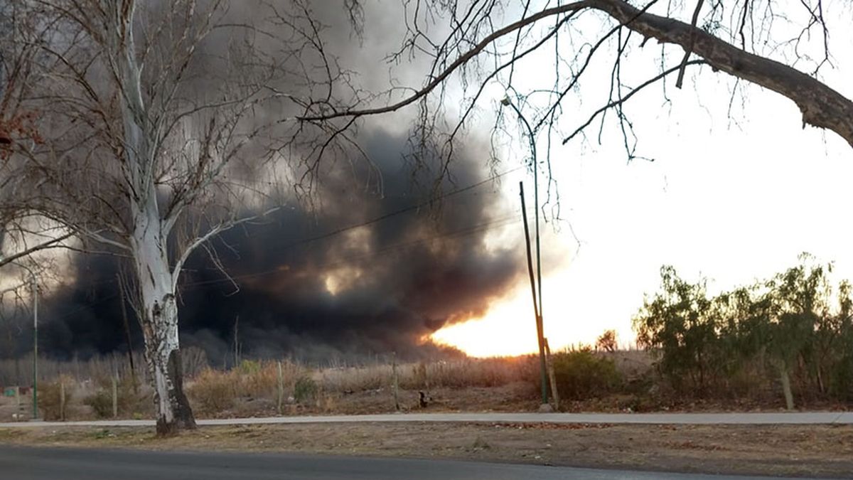 video-la-nube-negra-que-cubri-el-acceso-este