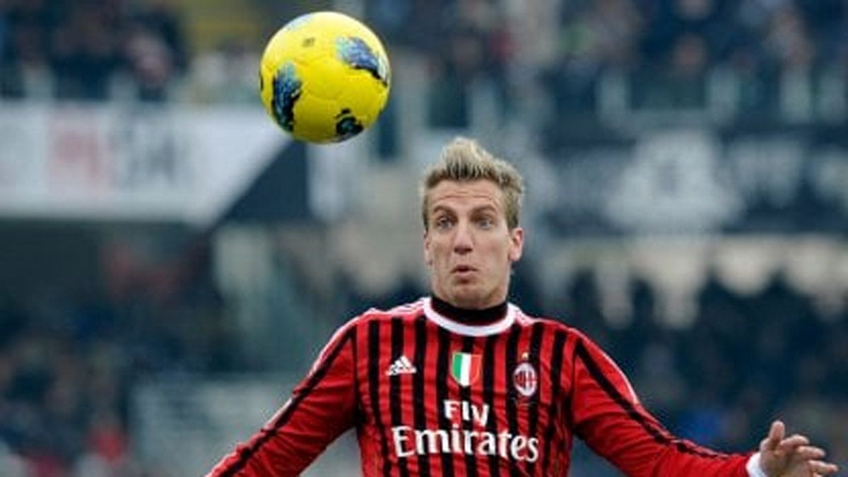 Maxi López colgó los botines: 