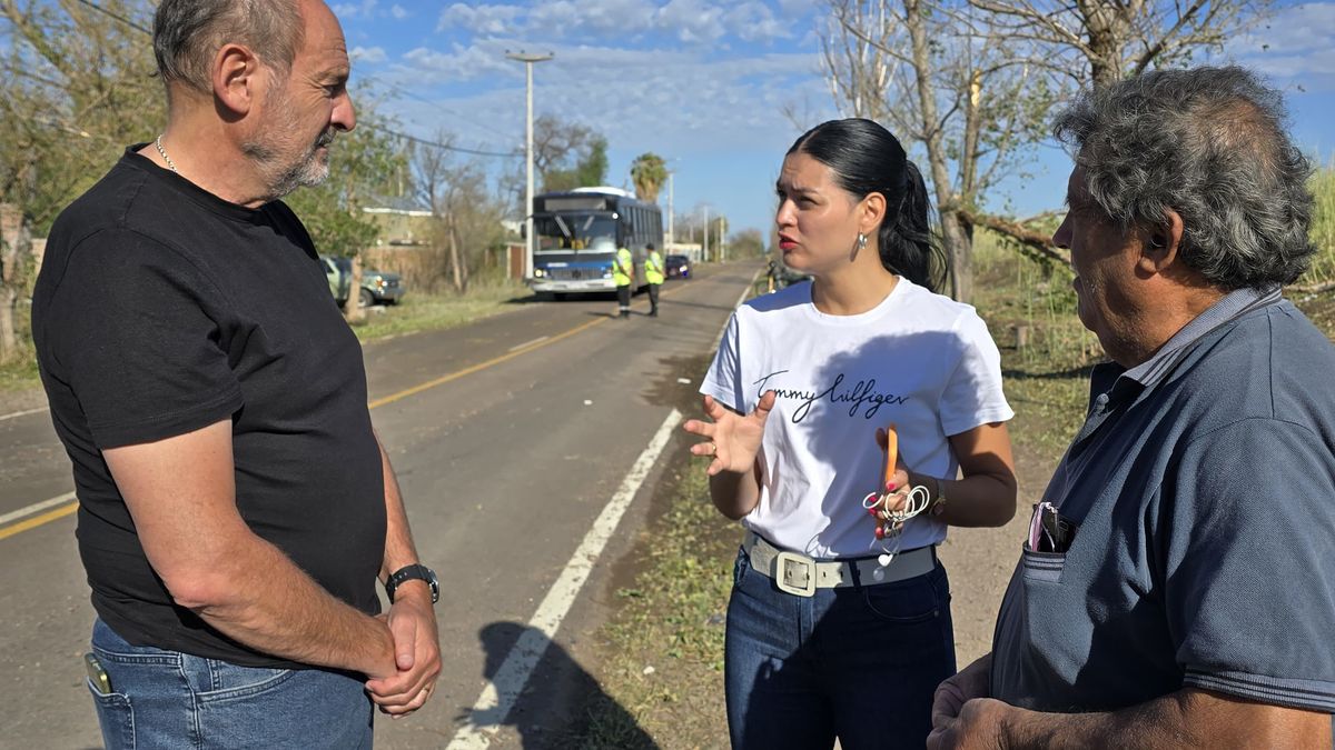 Rodolfo Vargas Arizu y la intendenta Flor Destéfanis recorrieron las fincas más afectadas por la caída de granizo y los fuertes vientos. Rodolfo Vargas Arizu y la intendenta Flor Destéfanis recorrieron las fincas más afectadas por la caída de granizo y los fuertes vientos.