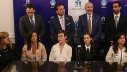 El gabinete de Alfredo Cornejo en la conferencia de prensa posterior al discurso del gobernador en la Legislatura.