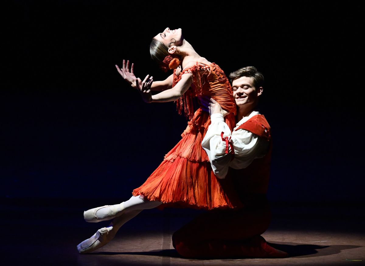 La bailarina mendocina Daiana Ruiz junto a su partenaire Henrik Erikson en el La bailarina mendocina Daiana Ruiz junto a su partenaire Henrik Erikson en el