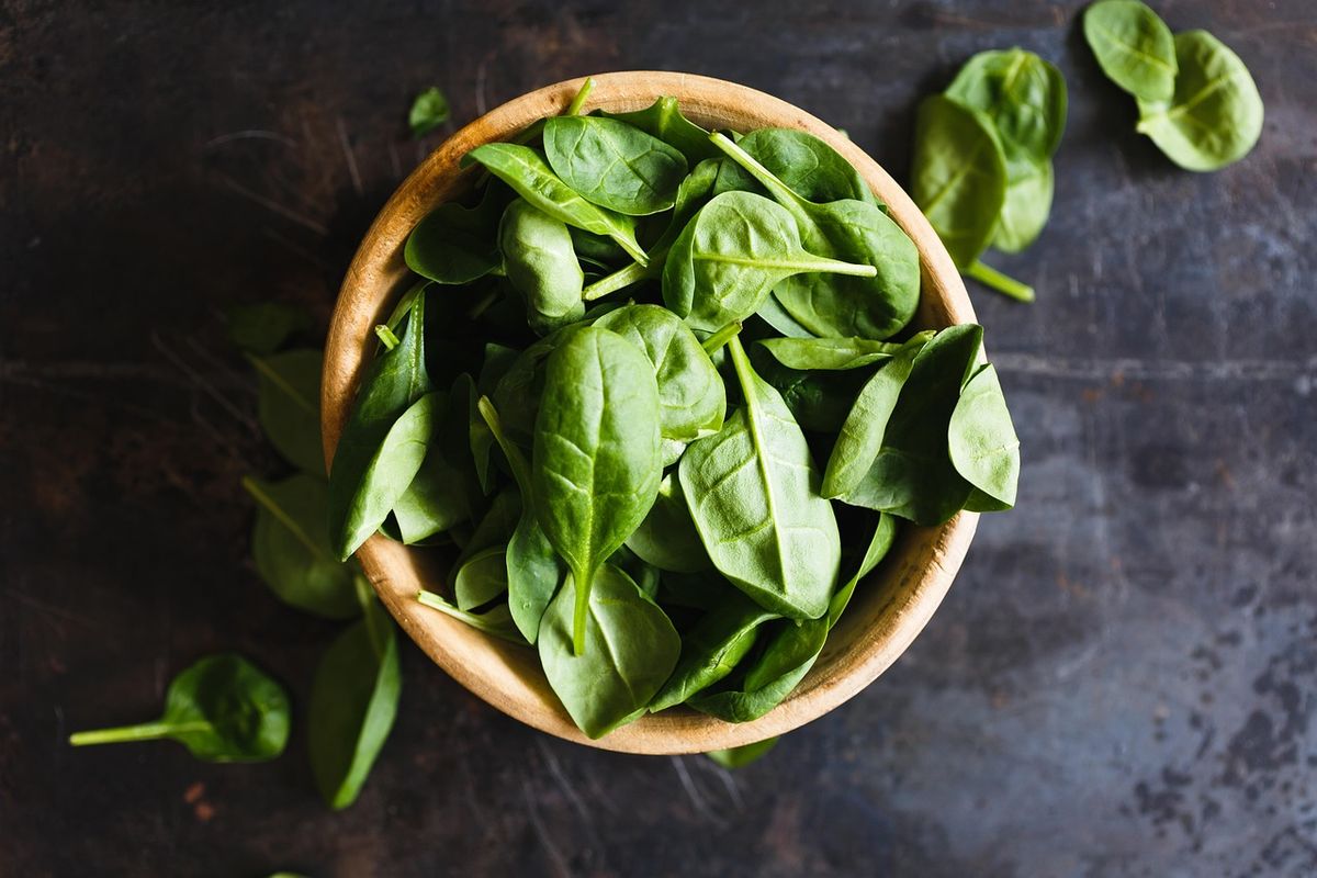 Si quieres conservar la albahaca fresca durante más tiempo