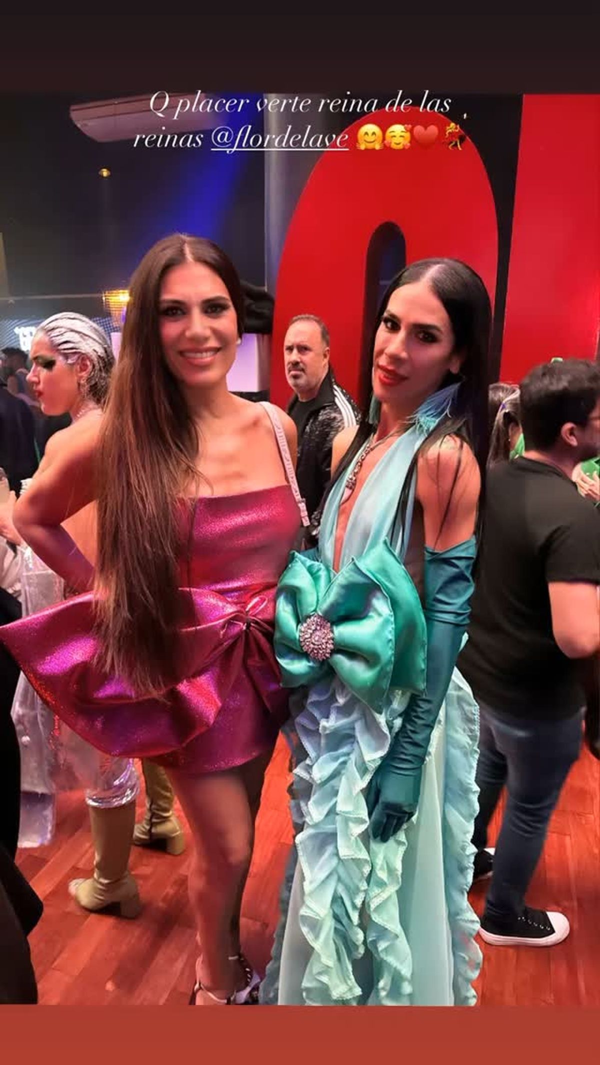 Florencia de la V confirma que es la reina del Babiecore con su mini vestido más XS.