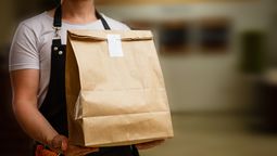 No aguantó. Un delivery hambriento se comió el pedido y dejó una carta viral.