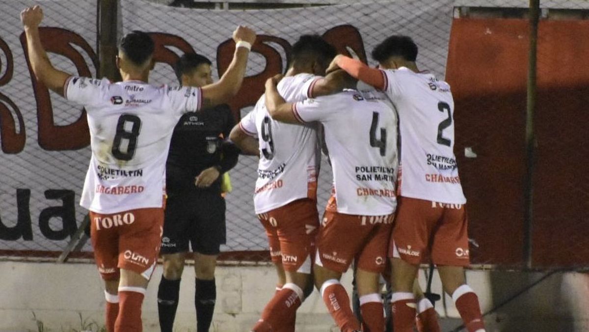 Atlético San Martín venció a Peñarol en el debut de Víctor Zwenger.