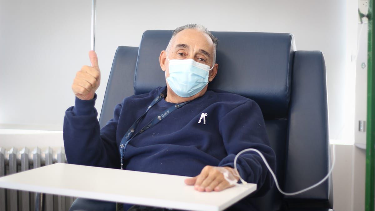 Amado Roldán, un paciente agradecido con el trato humano y médico que recibe en el Hospital Central. Amado Roldán, un paciente agradecido con el trato humano y médico que recibe en el Hospital Central.