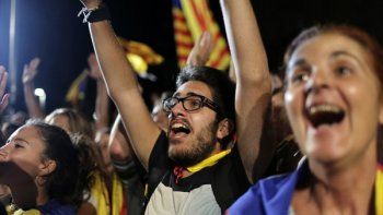 El independentismo ganó la mayoría absoluta en Cataluña y avanza en la ruptura con España